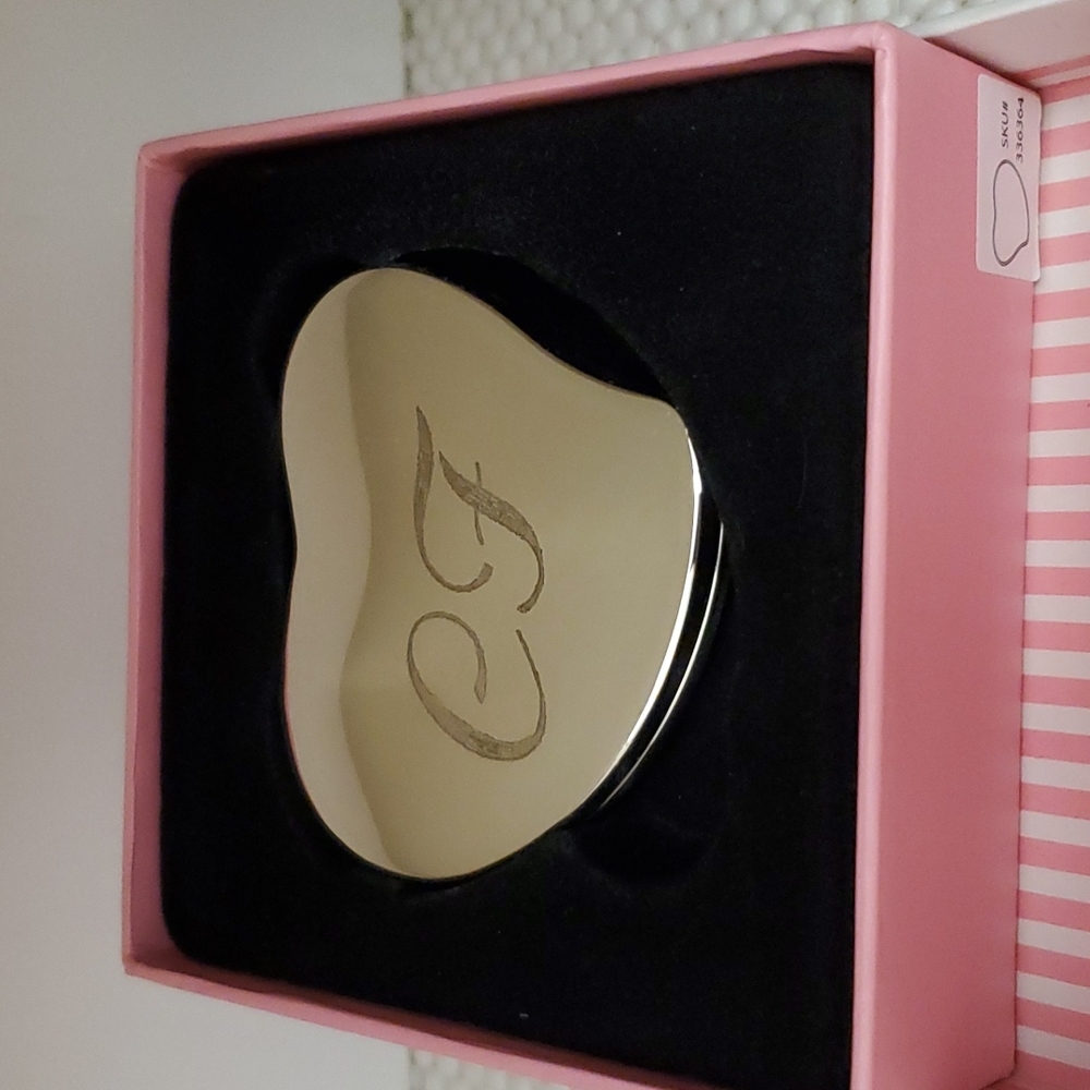 Silver tone❤️ mirror/pic compact